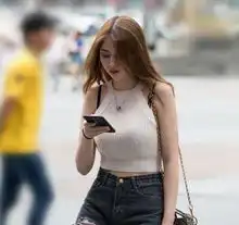 街拍气质看着温柔,看着特有感觉
