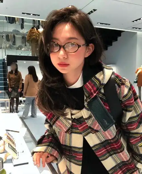 慵懒法式遇上韩系风情ins时尚博主fever的穿搭秘籍
