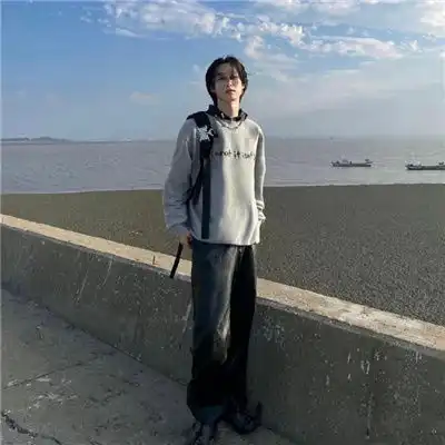 2023温润干净男生头像
