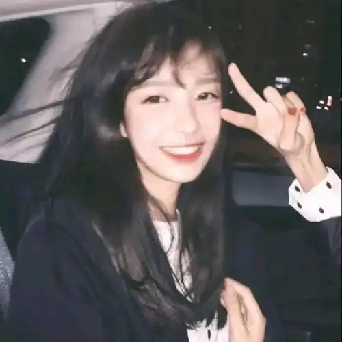 头像丨再牛逼的将来也比不上曾经一起傻逼的岁月
