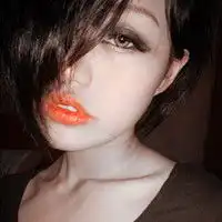 有没有很强势的红唇欧美女生头像
