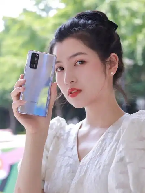 李现马思纯郭品超等明星同款的荣耀30系列,成为618最火爆机型
