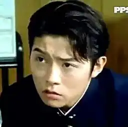 黄晓明帅还是下图那个男的帅
