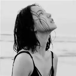 女生黑白伤感头像大全2018丢失了那个曾经高傲的自己
