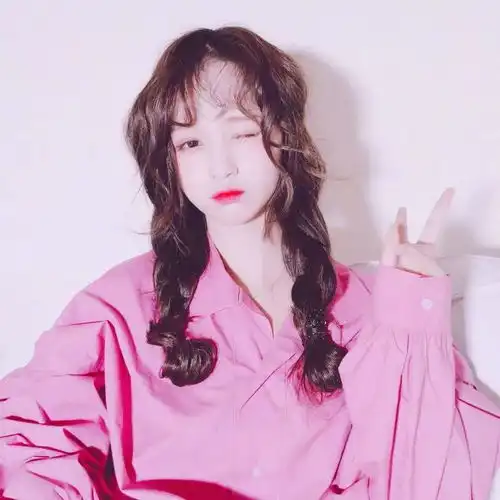 闺蜜基友头像怀念一起犯二的日子
