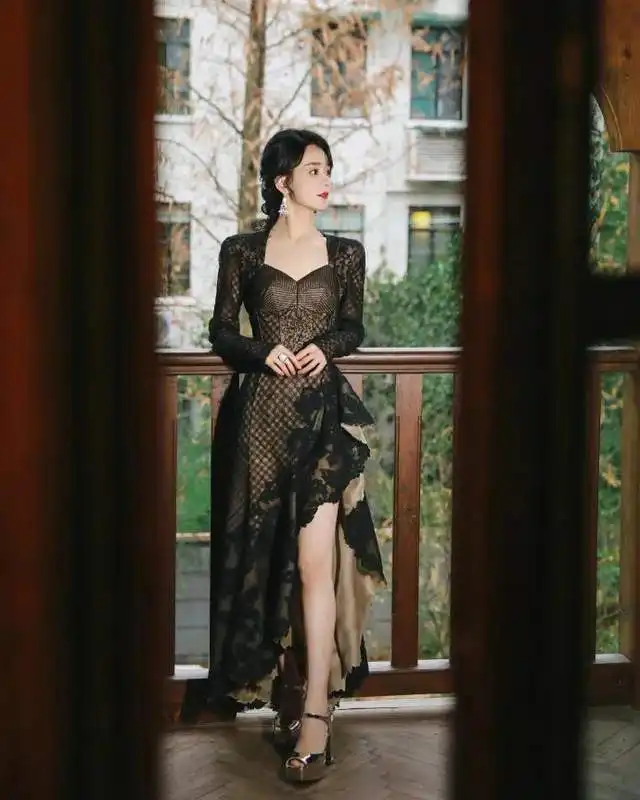 女神齐聚,李宇春倪妮赵丽颖baby,你更中意谁的造型
