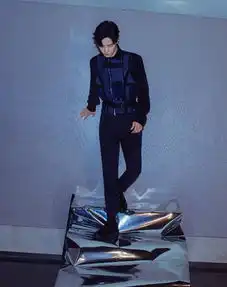 男孩子在外别太妖娆,穿衣还是要学肖战的禁欲风,这样妈妈才放心
