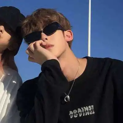 ins高级质感恋人2022新头像
