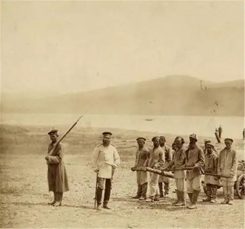 古代犯人流放千里之外,为何不趁机逃跑跑不掉还是不敢跑
