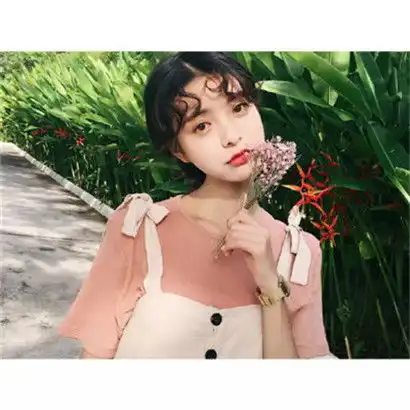 上下白边女头像小清新,带你去喜欢的那片天空
