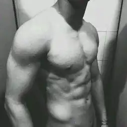 有腹肌的男生头像
