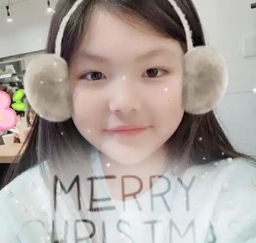 李湘微博分享家人照片,王诗龄靠在妈妈身旁,幸福溢出屏幕
