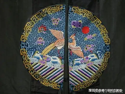 官员找人上门定制官服,裁缝问了一个简单的问题,全家人佩服不已
