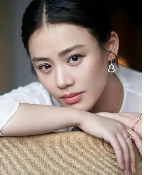 马思纯性感靓丽高清写真
