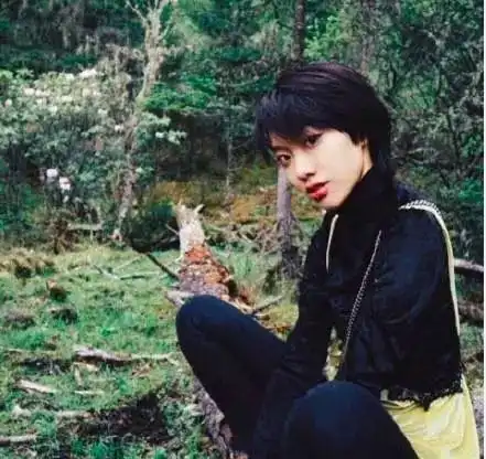 丈夫出轨离婚14年,逆袭成女神的她,对婆婆的评价暴露了一个秘密
