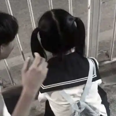 不露脸的正身恋人头像
