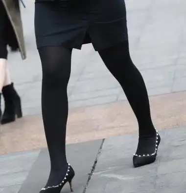 街拍气质美女
