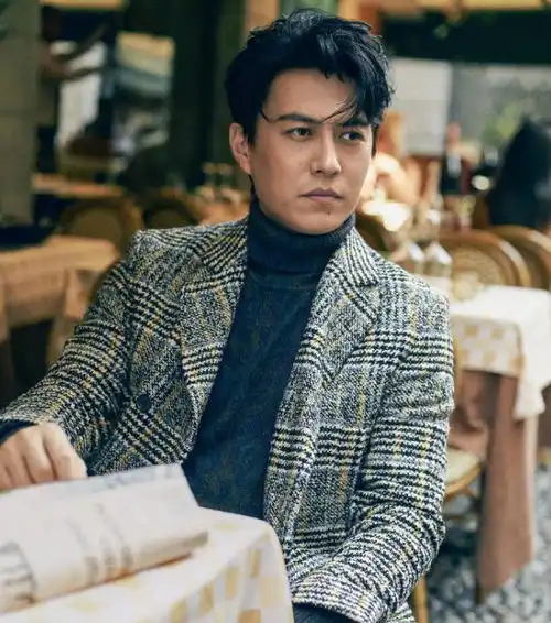 北京这一次,靳东的江湖地位展露无遗,他可不止是参加了两会
