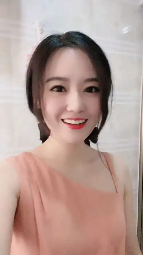 来跟个风大家好,介绍一下,我是南阳的小妮儿
