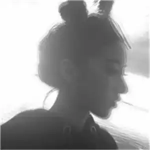 落寞的伤感的女生头像灰色,小情绪的女孩子

