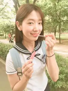 朴信惠两颊没肉瘦到脱相还是那个可爱高美男吗
