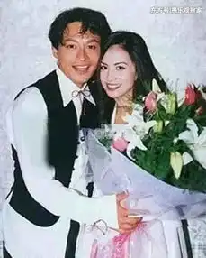 被家暴还被出轨,三婚姐弟恋相差13岁,如今51岁依旧风情万种
