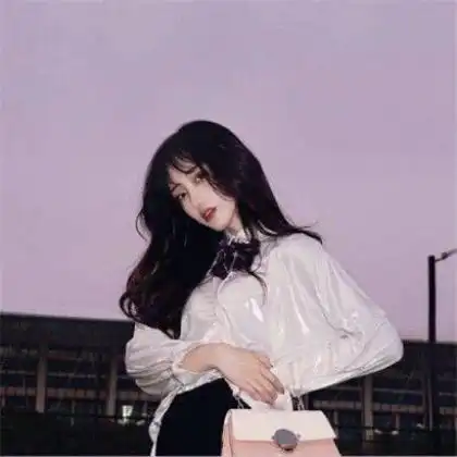头像女生简单气质唯美,慢慢的走进你的生活里
