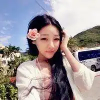 心情不错的女生头像在你说爱我的那天都是晴天
