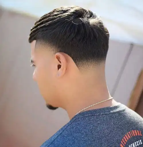 男人过了30岁头发怎么剪这9款发型帅气显年轻,值得尝试
