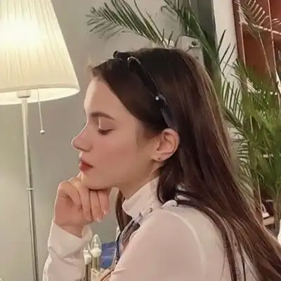 再美的玫瑰花也会凋零
