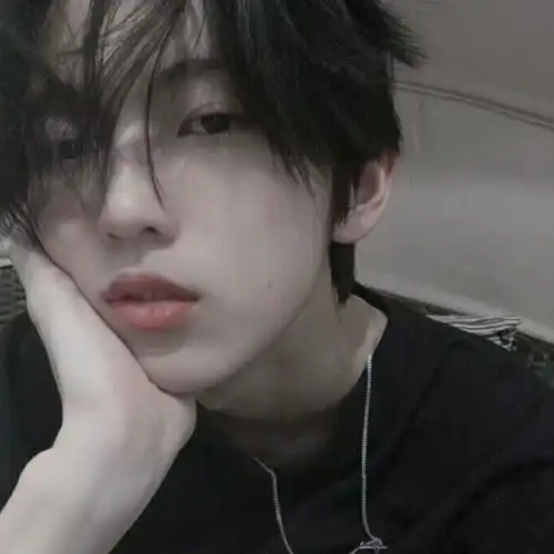 ins霸气男生头像
