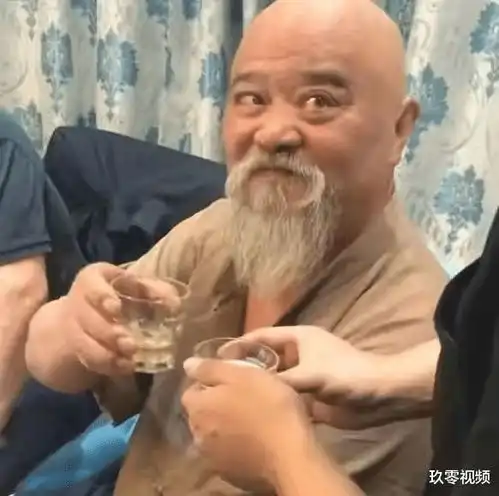 不顾医生劝阻,每天2包烟,顿顿8两白酒的演员李琦,如今变成这样
