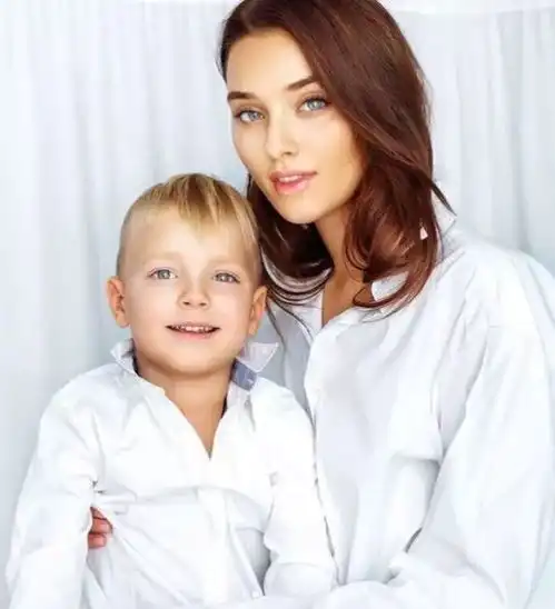 35岁夺得德国选美冠军,这个单亲妈妈凭什么
