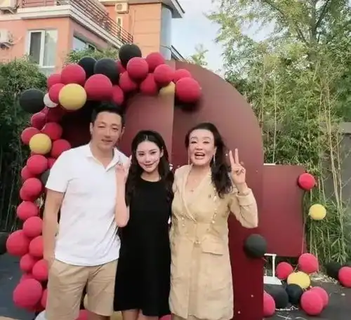 汪小菲马筱梅婚礼倒计时细节曝光大s子女将出席,s妈阵营搅局
