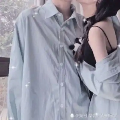 情侣头像骚气一点的真人两对骚气十足的半身部位情侣头像
