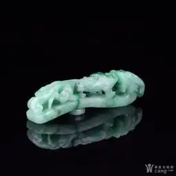 清代翡翠精工整雕望子成龙带钩
