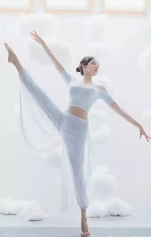 土味村姑周冬雨,居然靠这个逆袭女神女明星为了变美,都动了什么
