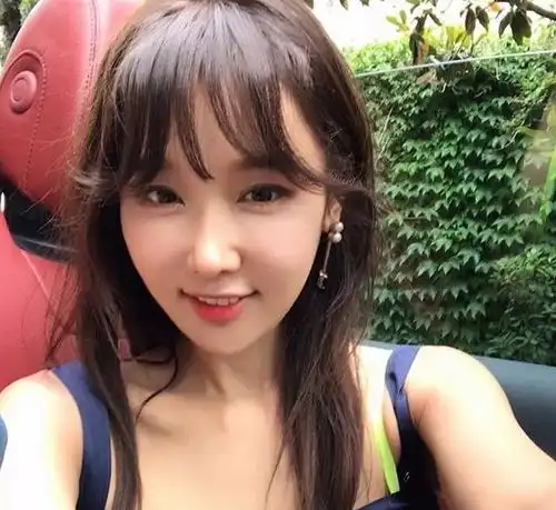 她的48岁,逆天童颜活得像别人的18岁
