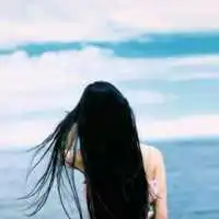 面向大海女生背影头像,女生头像图片
