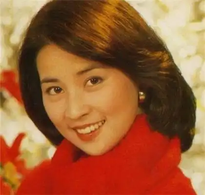 成龙全家相聚次数少,妻子林凤娇身体下降,成龙陪伴少
