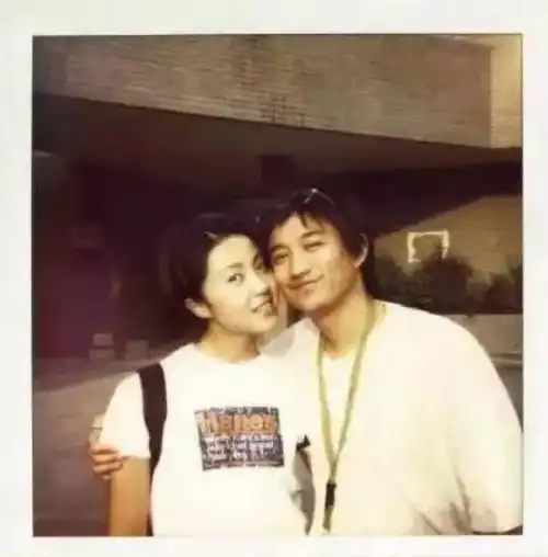 2011年初,黄磊坐航班飞台北,一次为了爱情,二次宣布退出歌坛
