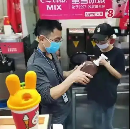 部分门店篡改开封食材效期等,蜜雪冰城总裁被约谈
