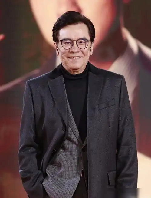 王浩信再夺视帝,妻子表情意味深长,蔡思贝首次获tvb视后被质疑
