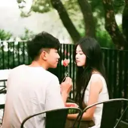打扰男朋友打游戏,他还能回复你这3句话,他一定很爱你
