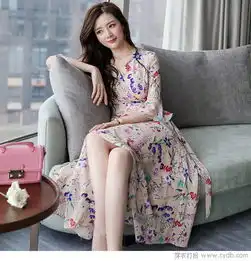 约会小心机,藏在气质满分的连衣裙里
