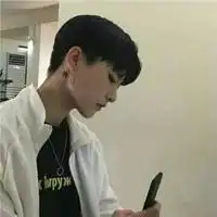 玩手机的,打电话的,男生微信头像低调成熟大气
