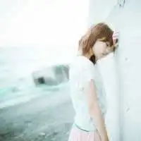 清爽脱俗女生头像
