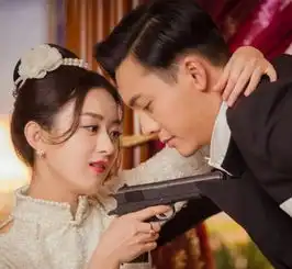 赵丽颖的5张结婚照,和谁都不情愿,唯独与他配一脸

