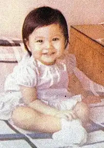 42岁李嘉欣罕见儿时旧照首次曝光
