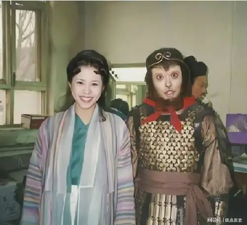 1994年,孙悟空周星驰和白晶晶莫文蔚的合影照片

